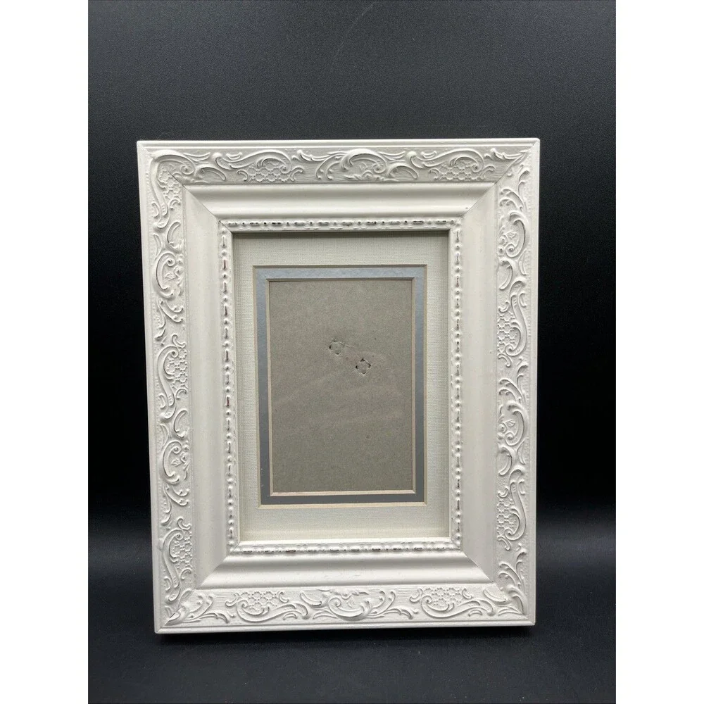 Vintage Style 5” X 7” White Wooden Picture Frame Beautiful Ornate Design